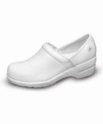 Ref. BRRO20200918001 Empresa rumana busca proveedores de calzado deportivo casual para acuerdos de fabricación