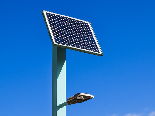 Ref. BRRO20230221009 Empresa rumana busca fabricantes de productos solares/fotovoltaicos (inversores, paneles fotovoltaicos, estructura de ensamblaje de paneles fotovoltaicos, cable solar/PV, conectores y accesorios para sistemas fotovoltaicos) en base a un acuerdo comercial