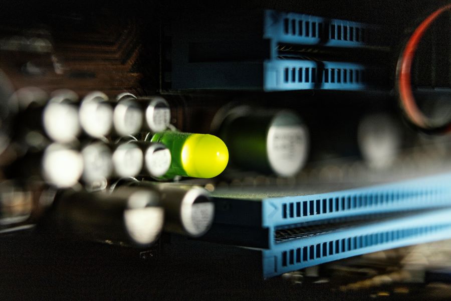 Ref. BOIT20230512015 Empresa italiana busca nuevos acuerdos comerciales para su amplia gama de productos Made in Italy: transformadores de neón, controladores LED, protectores de sobretensión.